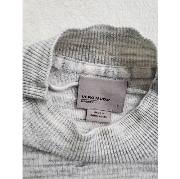 Vero Moda Light Mock Neck - Picture 6 of 9